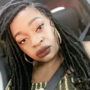 Meet your Posher, Ebonie